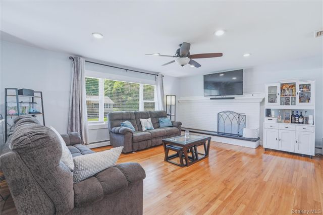 12 Daisy Lane, Wappingers Falls, NY 12590