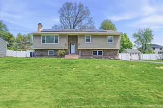 12 Daisy Lane, Wappingers Falls, NY 12590