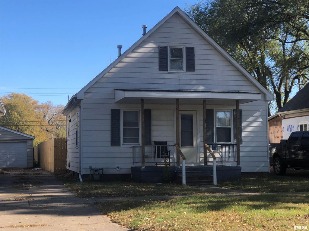 802 N INDIANA Avenue, Springfield, IL 62702