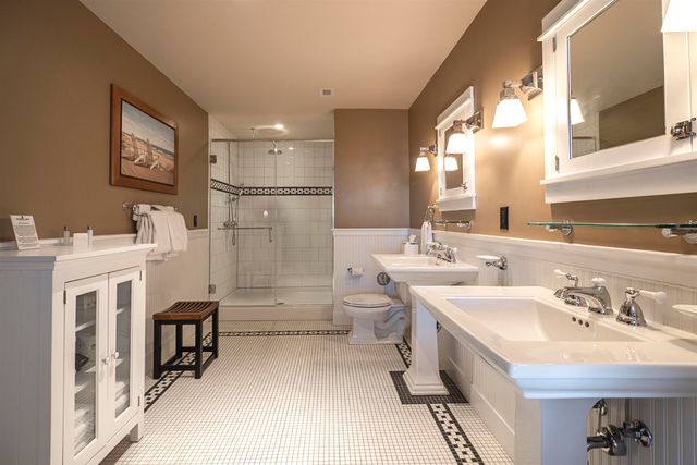 2035 N US-31 N, East Bay Twp, MI 49686