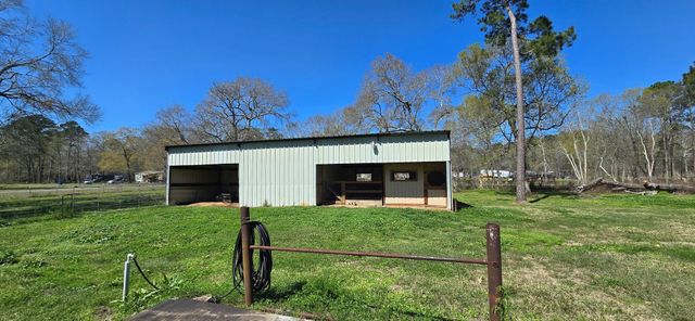 122 County Road 4111 Road, Dayton, TX 77535