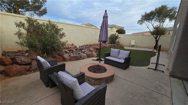 8824 Martin Downs Place, Las Vegas, NV 89131