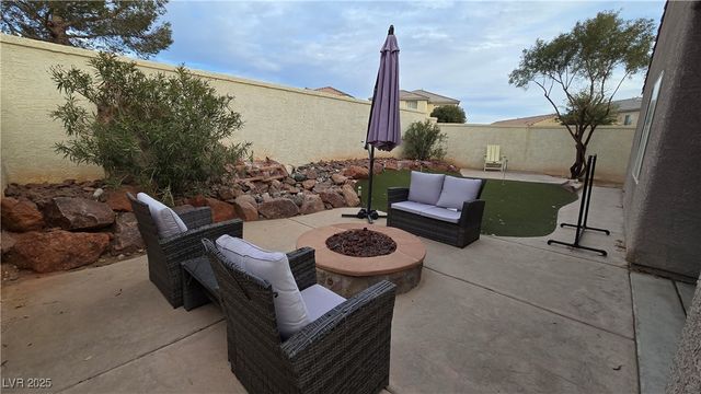 8824 Martin Downs Place, Las Vegas, NV 89131