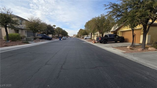 8824 Martin Downs Place, Las Vegas, NV 89131