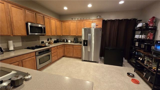 8824 Martin Downs Place, Las Vegas, NV 89131