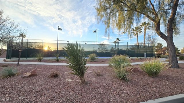 8824 Martin Downs Place, Las Vegas, NV 89131