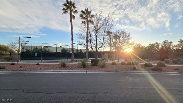 8824 Martin Downs Place, Las Vegas, NV 89131