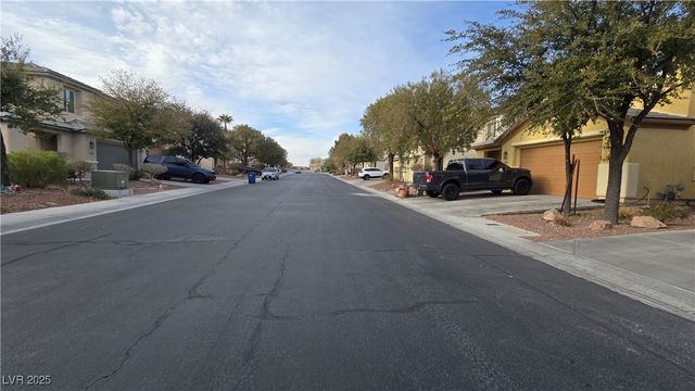 8824 Martin Downs Place, Las Vegas, NV 89131