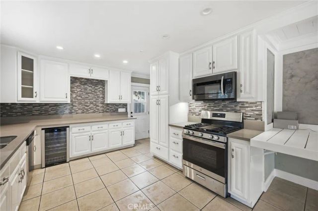 19238 Strathern, Reseda, CA 91335