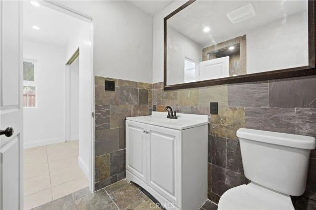 19238 Strathern, Reseda, CA 91335
