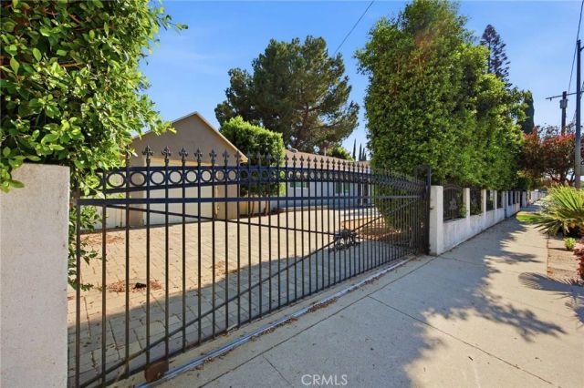 19238 Strathern, Reseda, CA 91335
