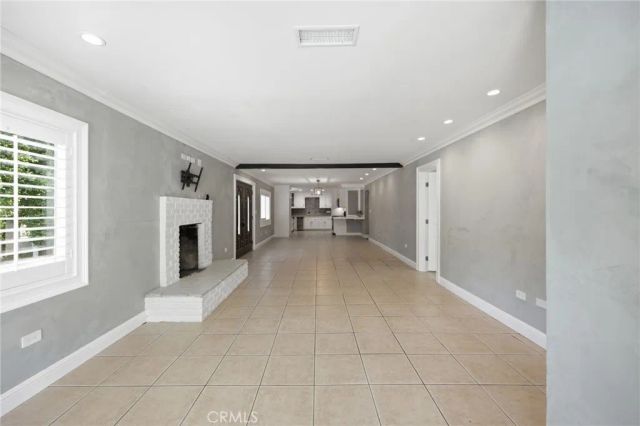 19238 Strathern, Reseda, CA 91335