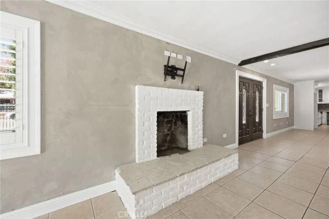 19238 Strathern, Reseda, CA 91335