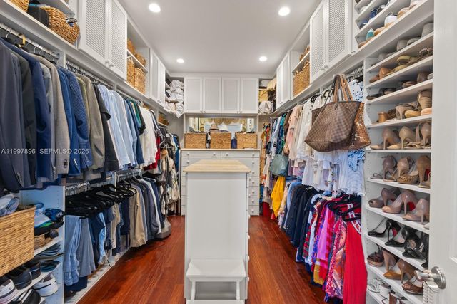 685 Harbor Ln, Key Biscayne, FL 33149