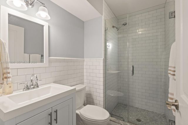 685 Harbor Ln, Key Biscayne, FL 33149