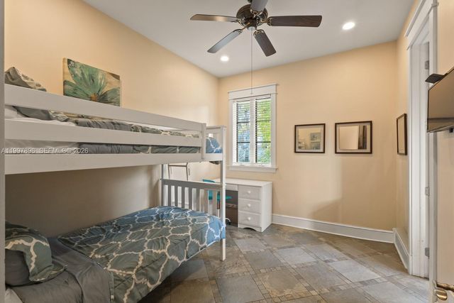 685 Harbor Ln, Key Biscayne, FL 33149