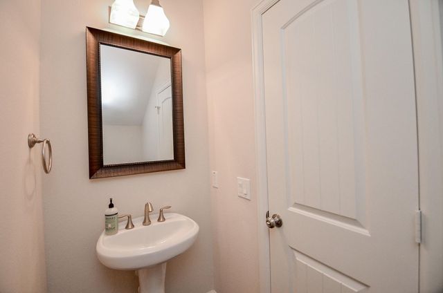 814 W 26th Street A, Houston, TX 77008