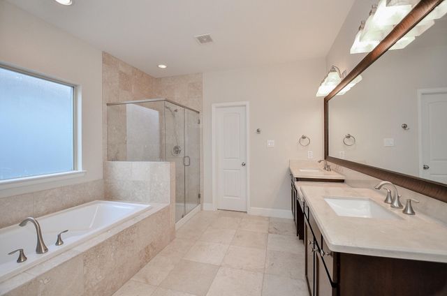 814 W 26th Street A, Houston, TX 77008