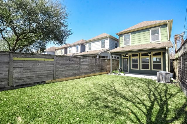 814 W 26th Street A, Houston, TX 77008