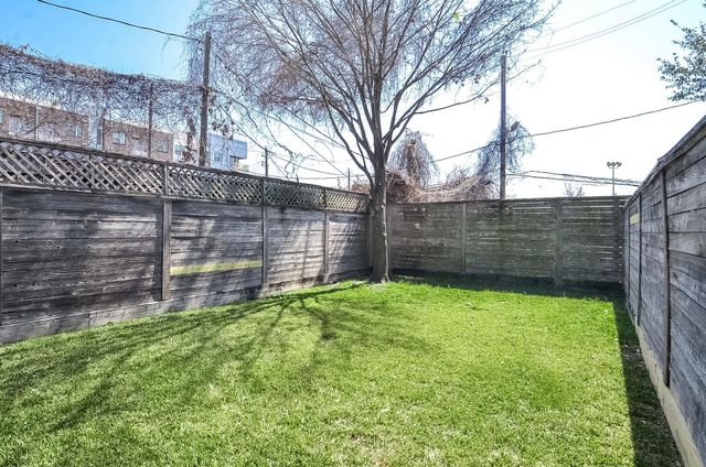 814 W 26th Street A, Houston, TX 77008