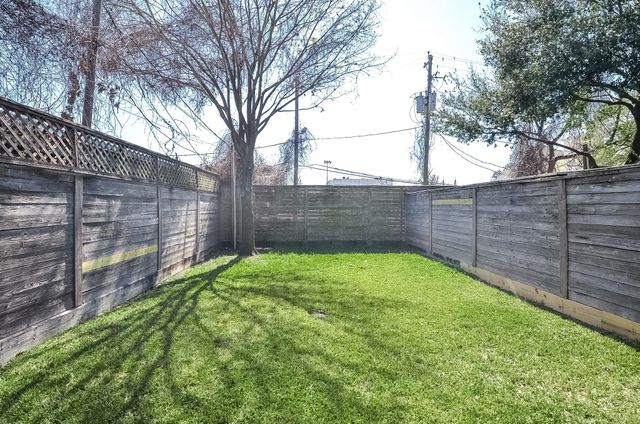 814 W 26th Street A, Houston, TX 77008