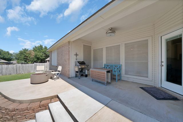 111 Honeysuckle Drive, Justin, TX 76247