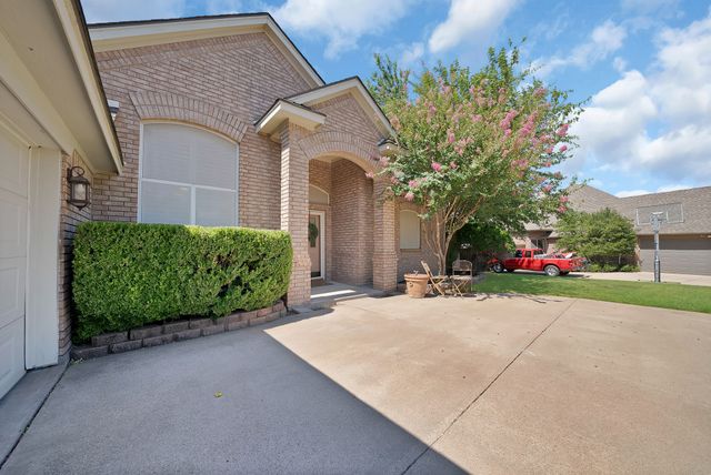 111 Honeysuckle Drive, Justin, TX 76247