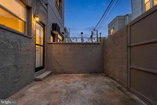 2316 S ALDER ST, Philadelphia, PA 19148