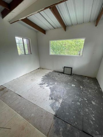 14082 Los Cielos, Escondido, CA 92025