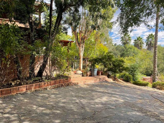 14082 Los Cielos, Escondido, CA 92025