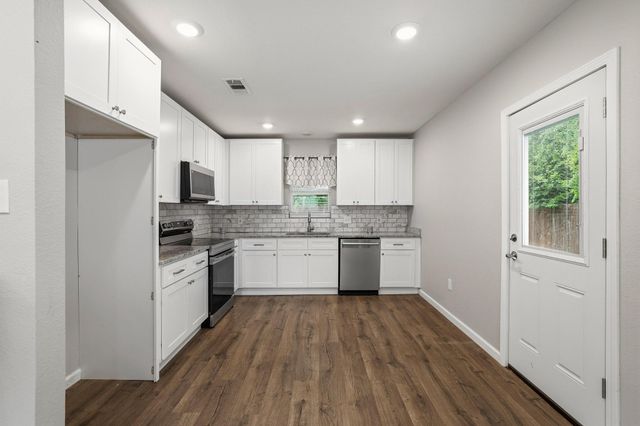 1020 W Ford Street, Denison, TX 75020