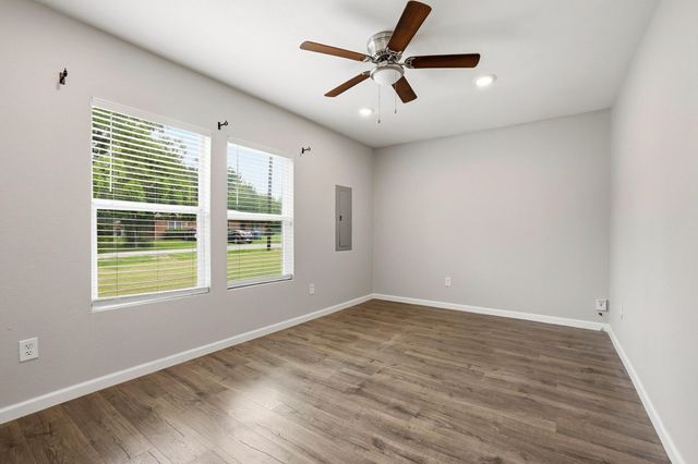1020 W Ford Street, Denison, TX 75020