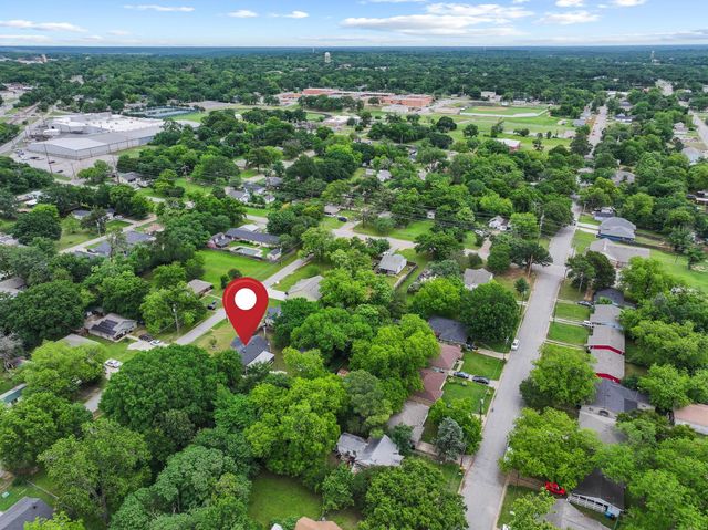 1020 W Ford Street, Denison, TX 75020