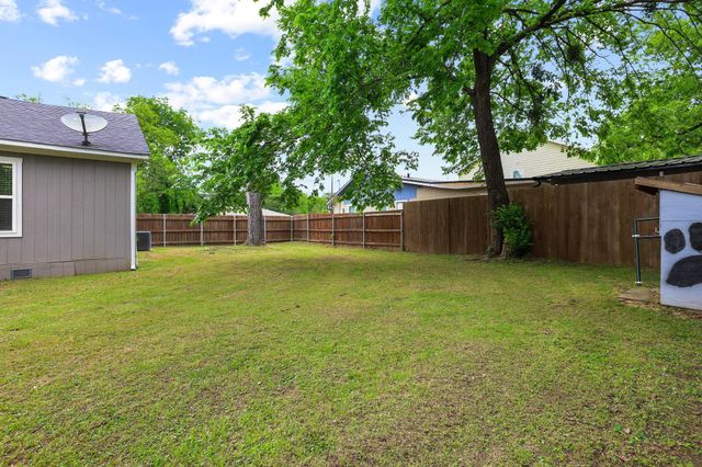 1020 W Ford Street, Denison, TX 75020