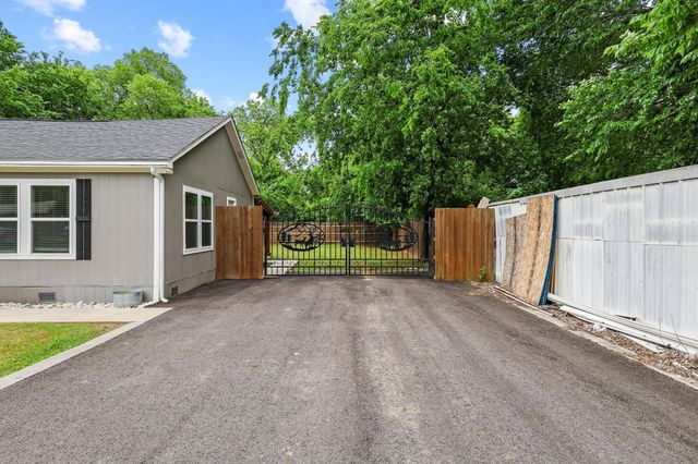 1020 W Ford Street, Denison, TX 75020