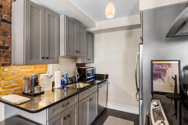 80 State St Apt 201, Portsmouth, NH 03801