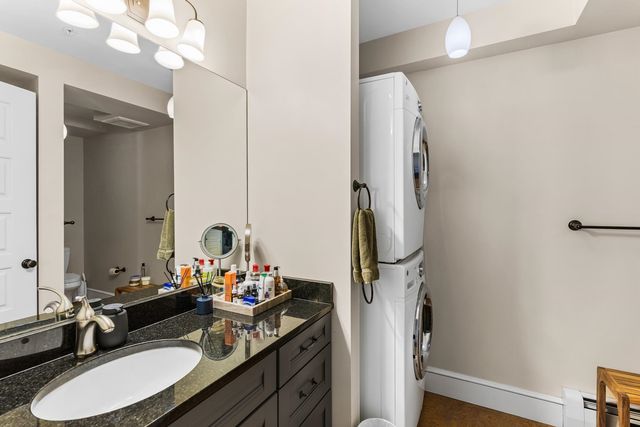 80 State St Apt 201, Portsmouth, NH 03801