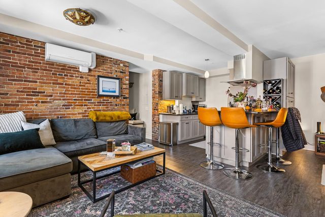 80 State St Apt 201, Portsmouth, NH 03801