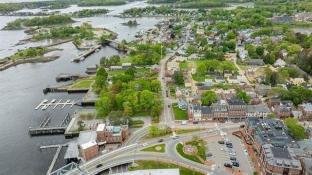 80 State St Apt 201, Portsmouth, NH 03801