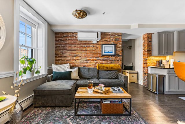 80 State St Apt 201, Portsmouth, NH 03801