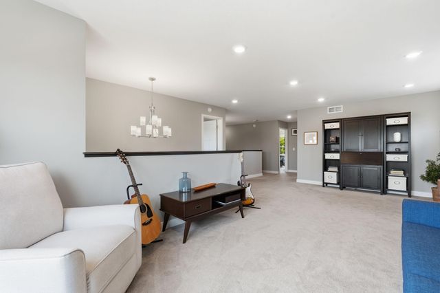 1725 131st Court W, Rosemount, MN 55068