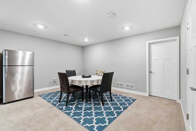 1725 131st Court W, Rosemount, MN 55068