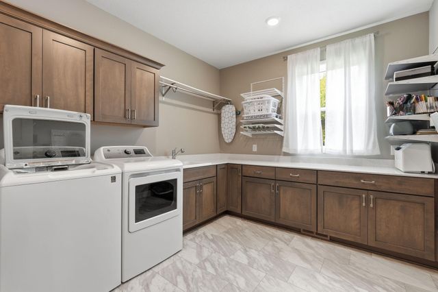 1725 131st Court W, Rosemount, MN 55068