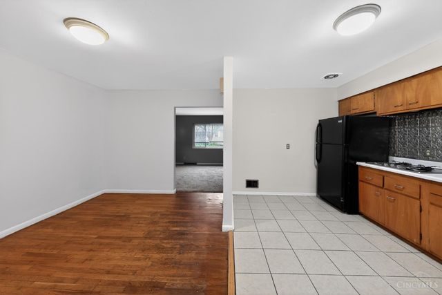 2945 Aquadale Lane, Cincinnati, OH 45211