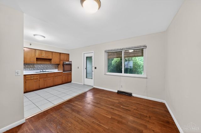 2945 Aquadale Lane, Cincinnati, OH 45211