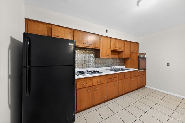 2945 Aquadale Lane, Cincinnati, OH 45211