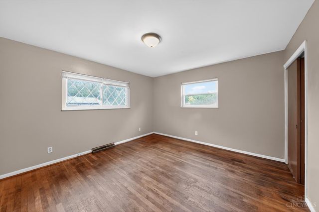 2945 Aquadale Lane, Cincinnati, OH 45211