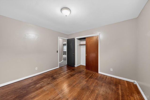 2945 Aquadale Lane, Cincinnati, OH 45211