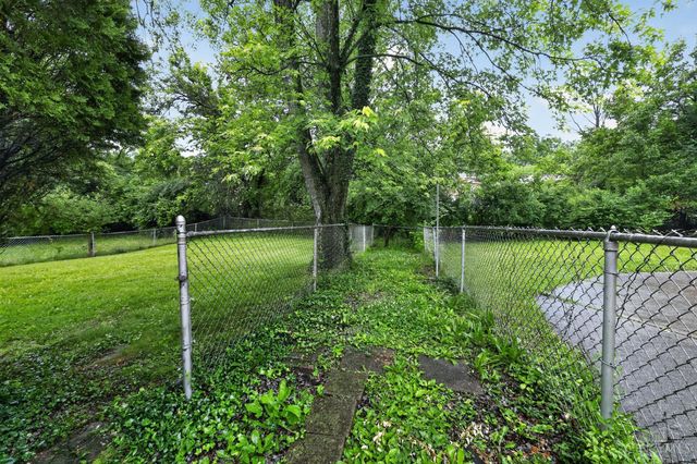 2945 Aquadale Lane, Cincinnati, OH 45211