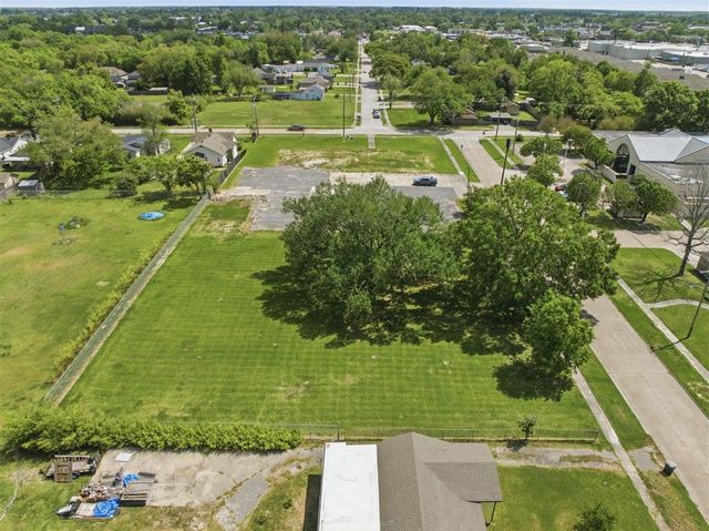 W Claude Street, Lake Charles, LA 70605